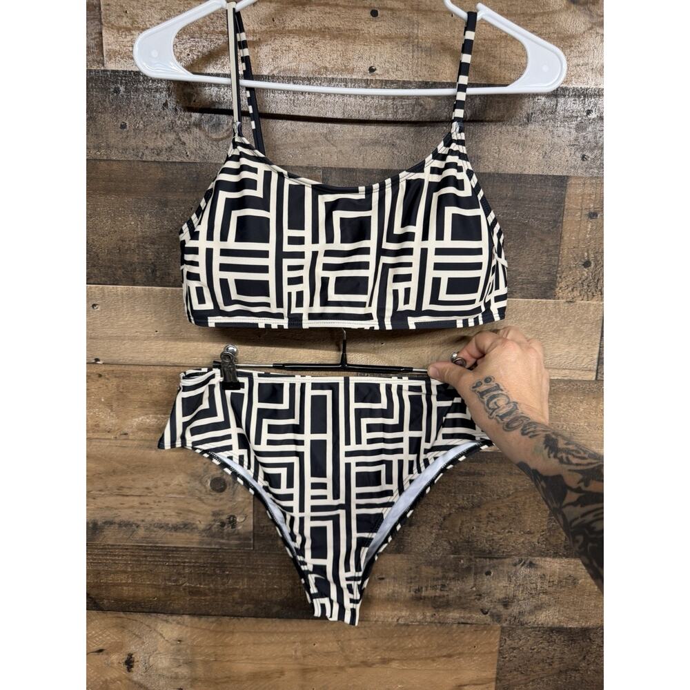 Cupshe Women's Size XL Two-Piece Bikini Swimsuit Black White NWT SKU 054